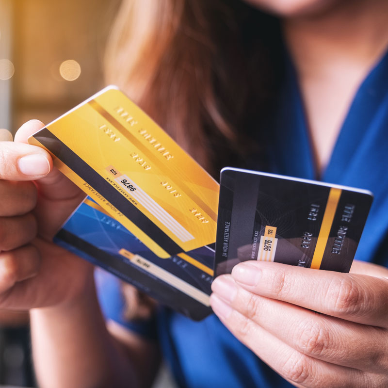 Customer choosing between payment cards